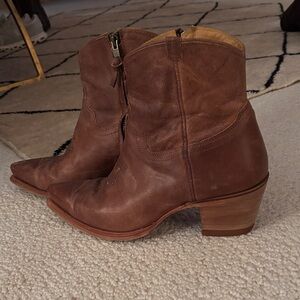 Tecovas Daisy Brown Leather Ankle Boots 9